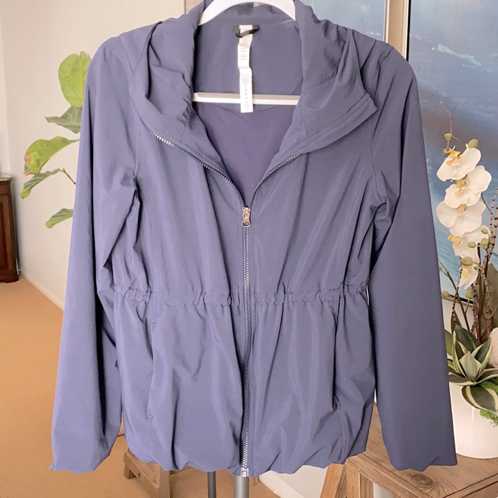 Lululemon Windbreaker Jacket. Sz 4